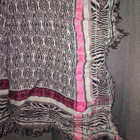 Express knit shawl - Picture 2 of 3